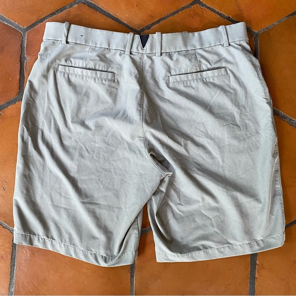 Mens Nike Dri Fit Athletic Golf Shorts Size 40 Standard Gray Country Club Casual - Picture 2 of 7